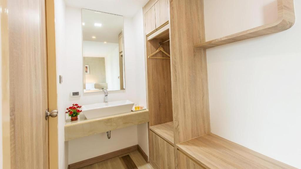 B2 Ubon Premier Hotel Ubon Ratchathani Zewnętrze zdjęcie